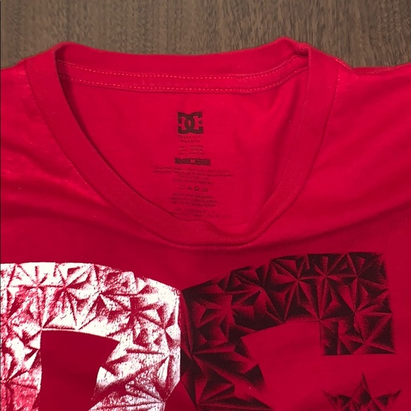 DC Red Tee shirt - Picture 2 of 3